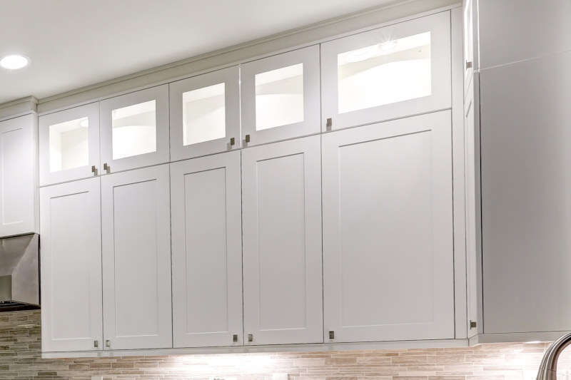 white kitchen cabinets